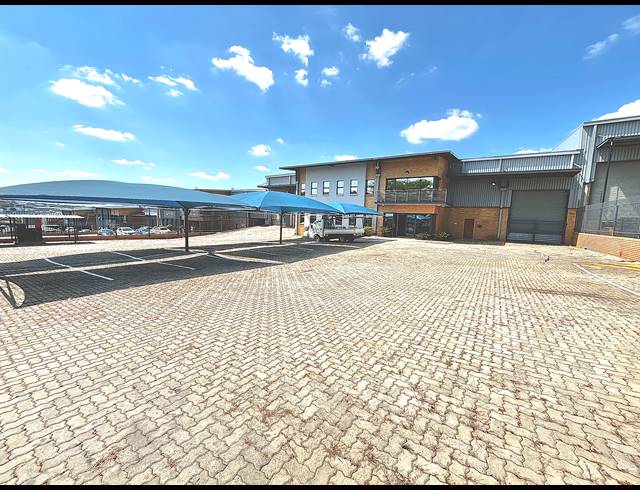 2,418M² WAREHOUSE TO LET IN NORTH RIDING